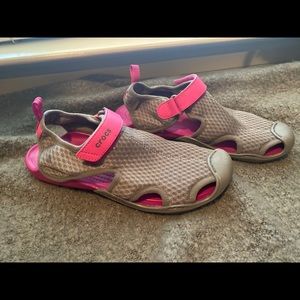 Crocs women’s mesh deck sandals.